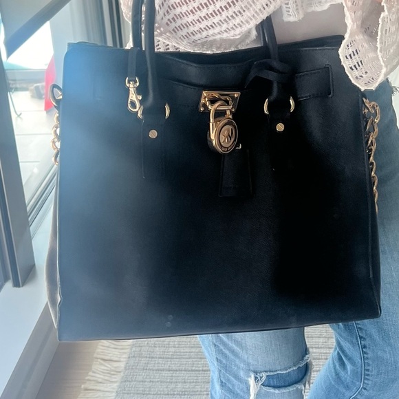 Michael Kors black purse - Picture 1 of 3
